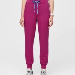 Figs xs petite Zamora jogger raspberry sorbet
